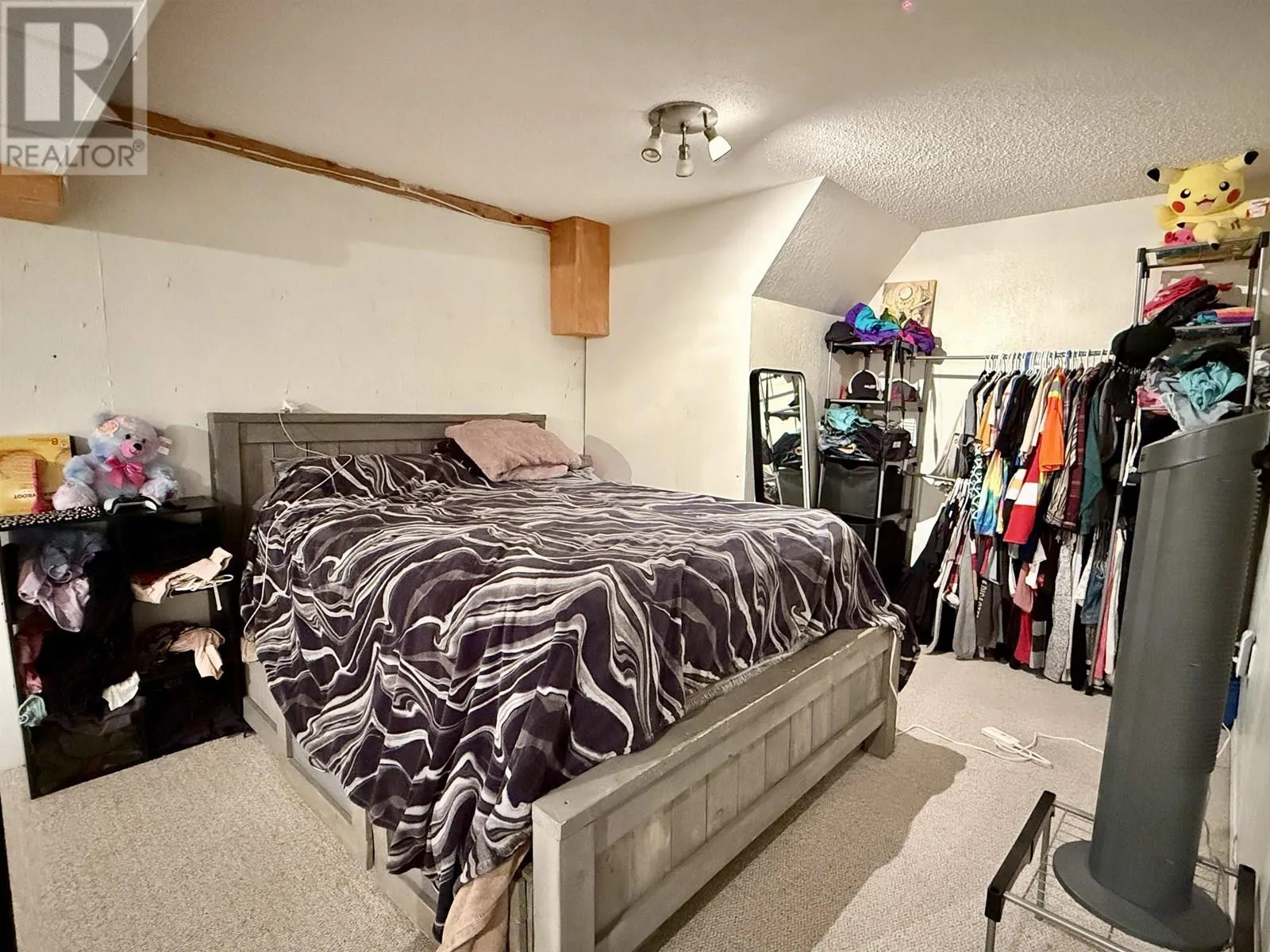 2908 RIDGEVIEW DRIVE