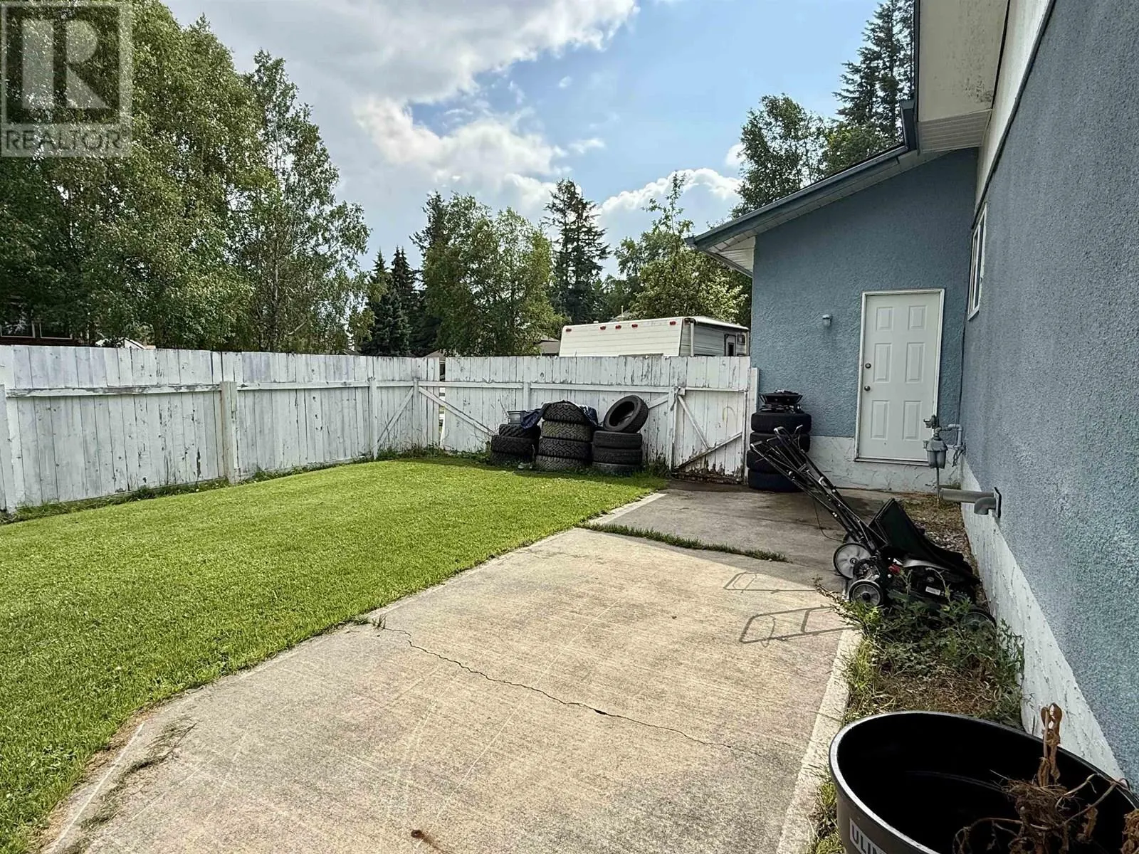 2908 RIDGEVIEW DRIVE