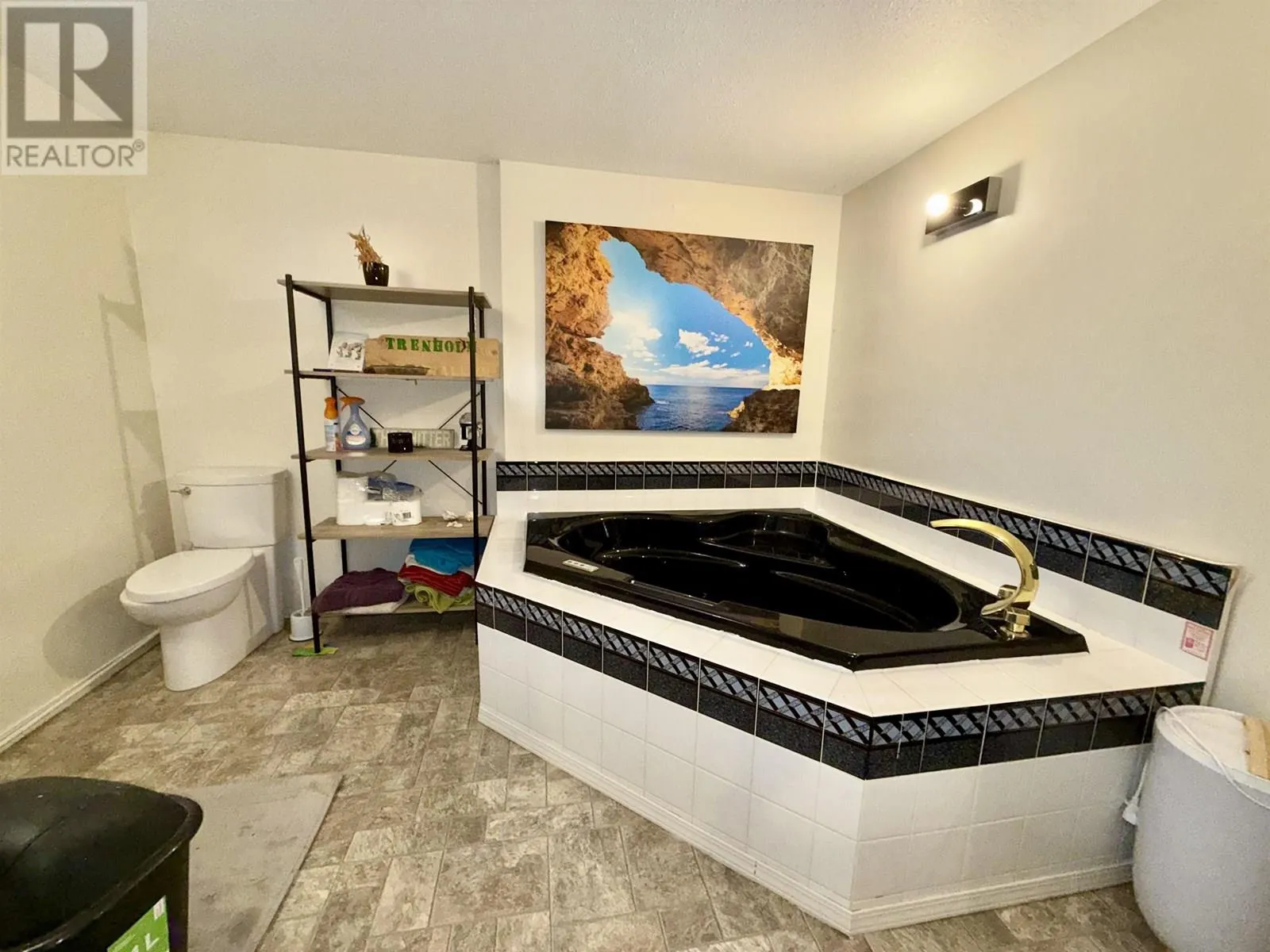 2908 RIDGEVIEW DRIVE