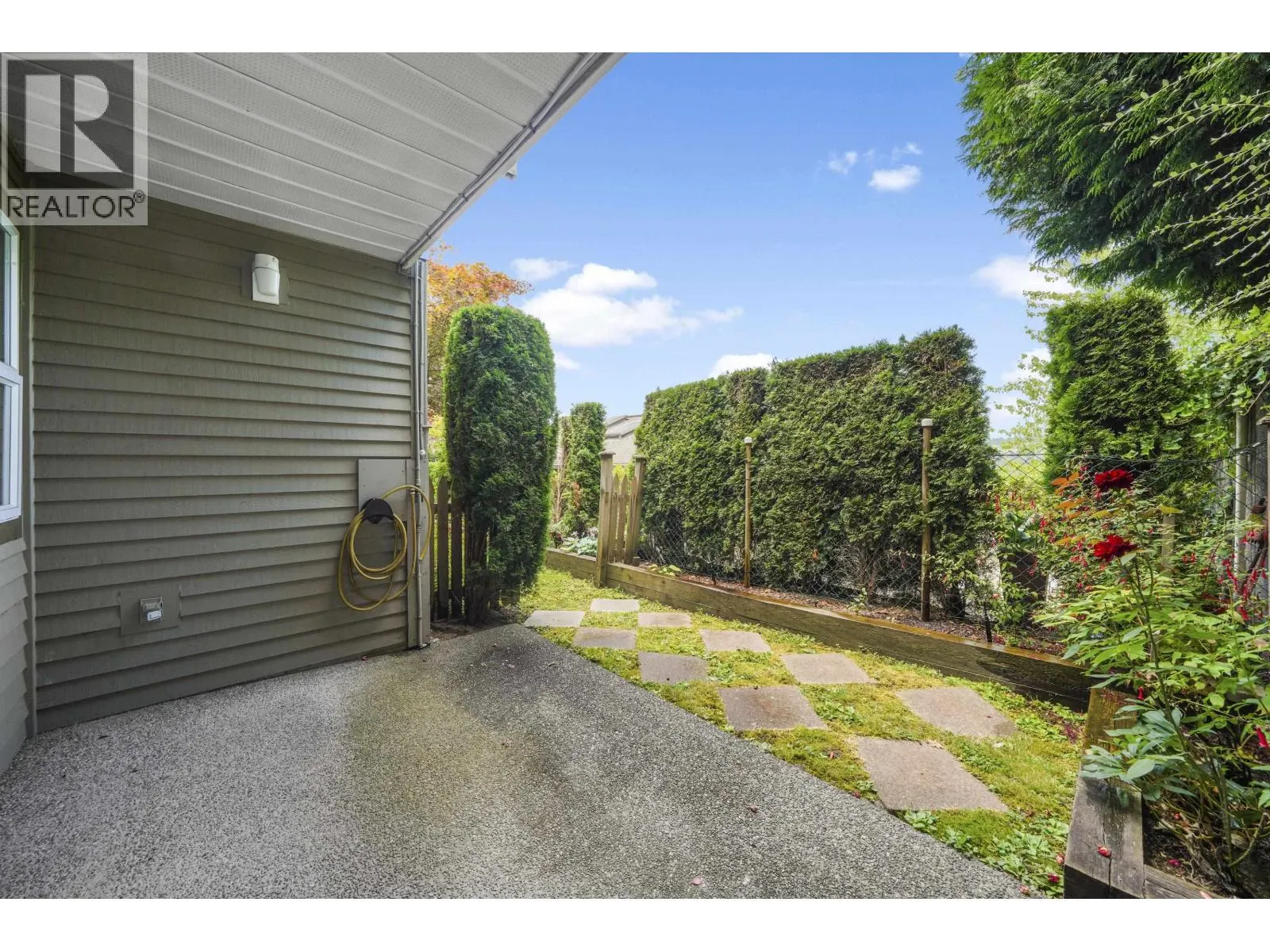 1105 BENNET DRIVE