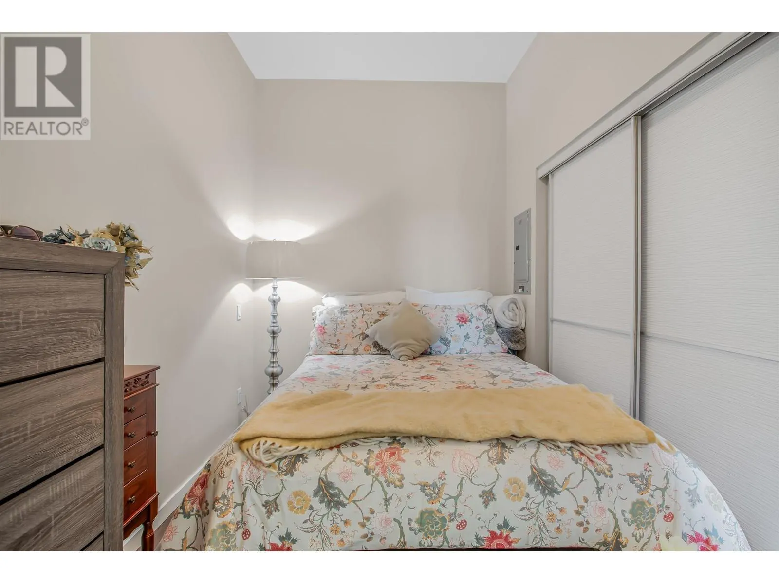 604 22318 LOUGHEED HIGHWAY