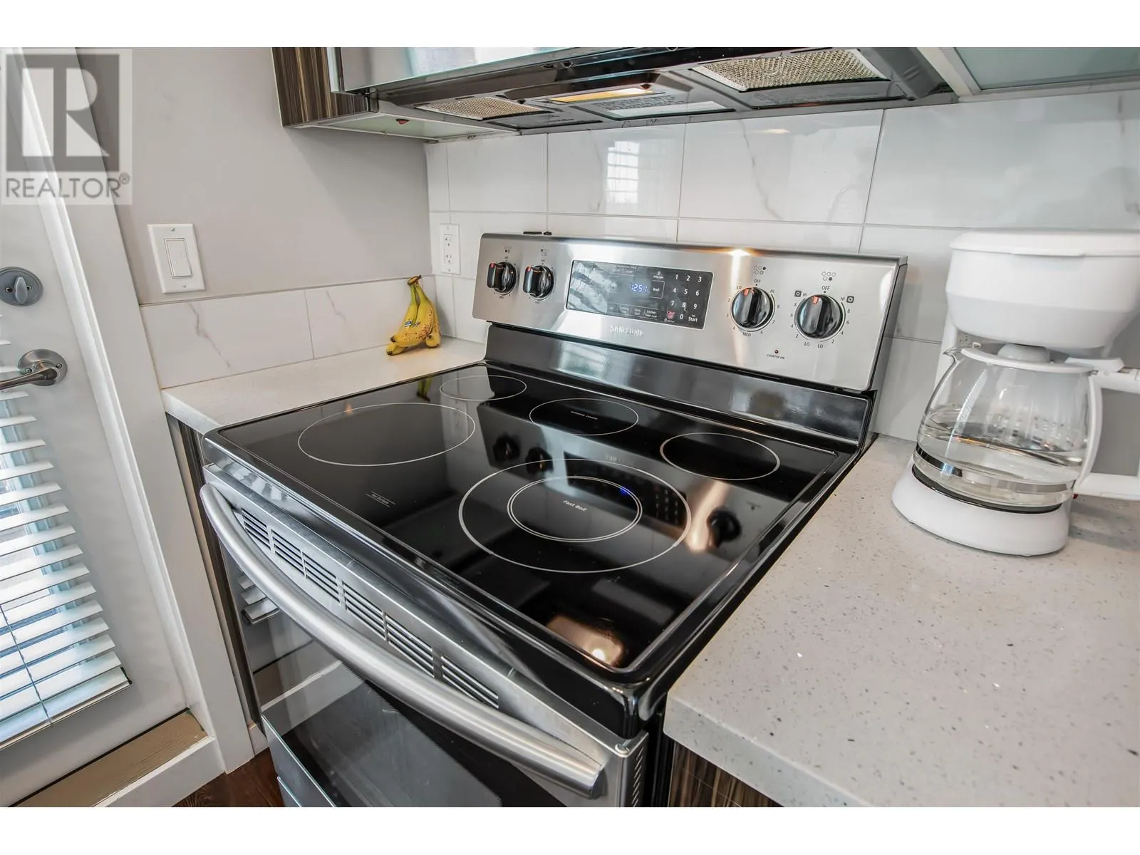 604 22318 LOUGHEED HIGHWAY