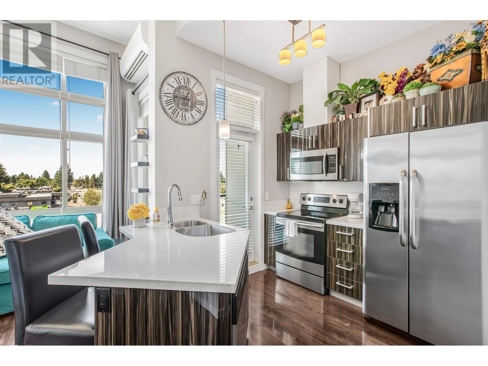 604 22318 LOUGHEED HIGHWAY