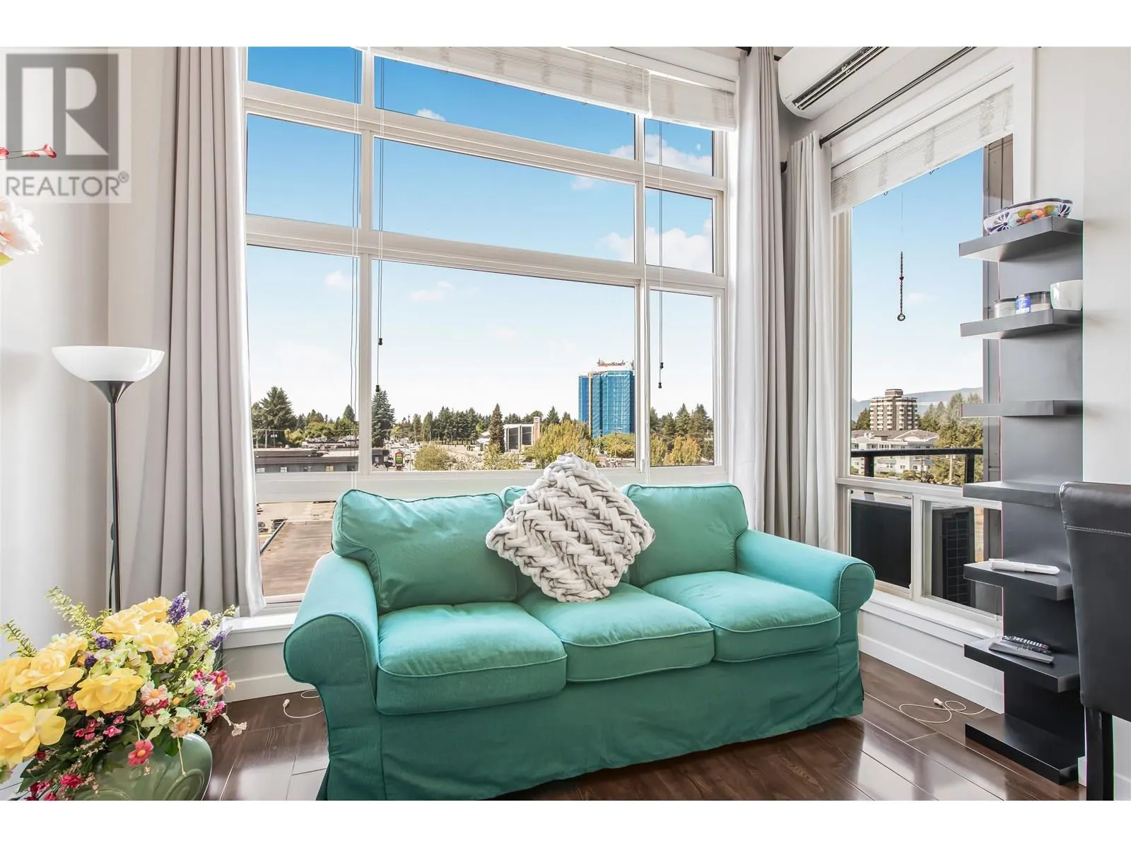604 22318 LOUGHEED HIGHWAY