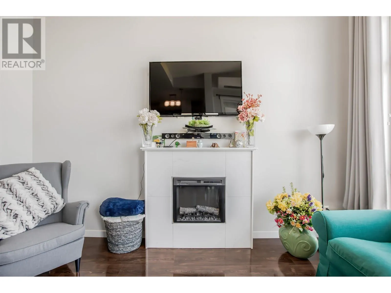 604 22318 LOUGHEED HIGHWAY