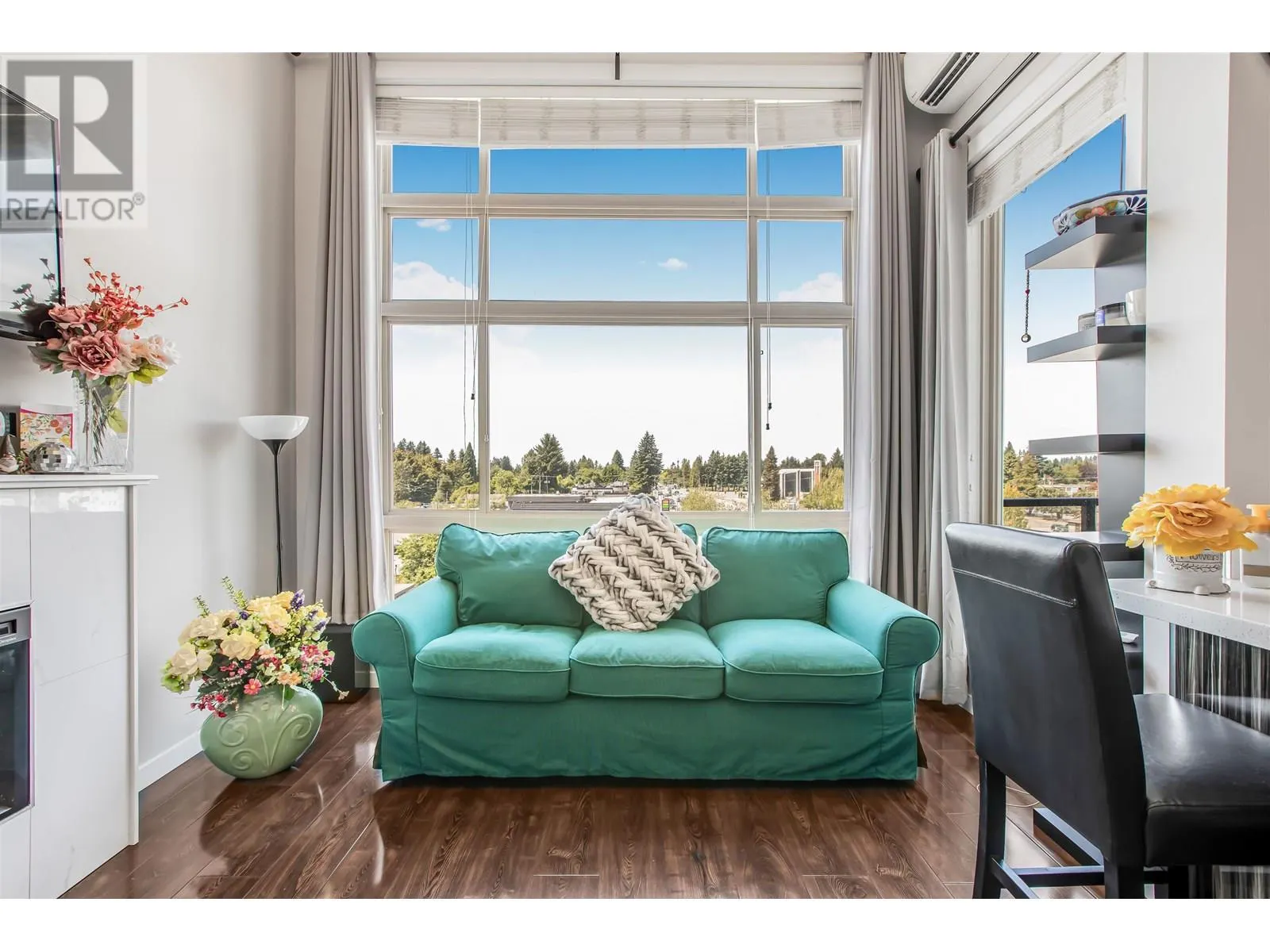 604 22318 LOUGHEED HIGHWAY