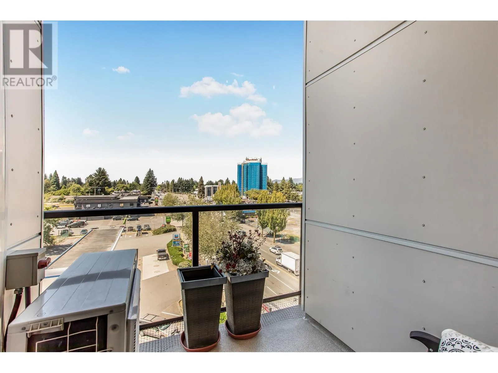 604 22318 LOUGHEED HIGHWAY