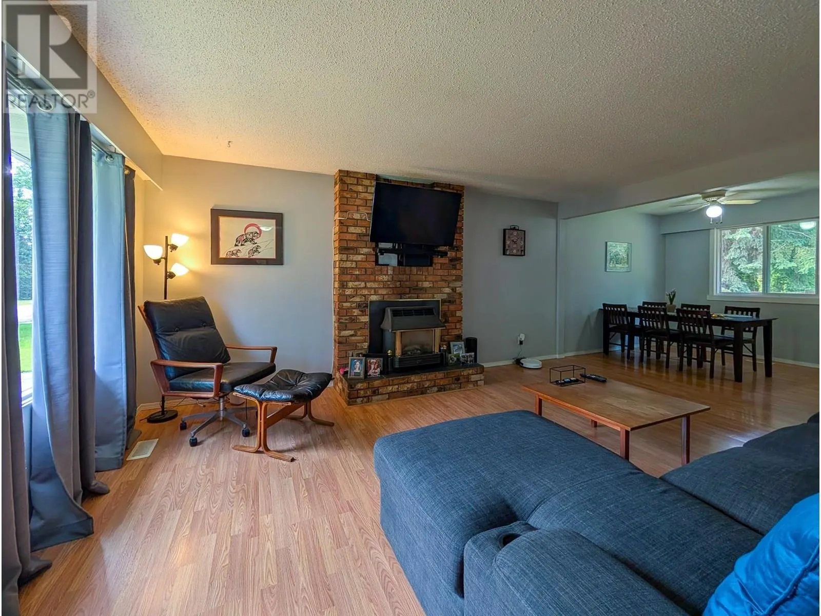 1033 NELSON CRESCENT