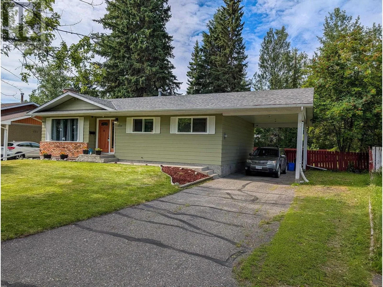 1033 NELSON CRESCENT