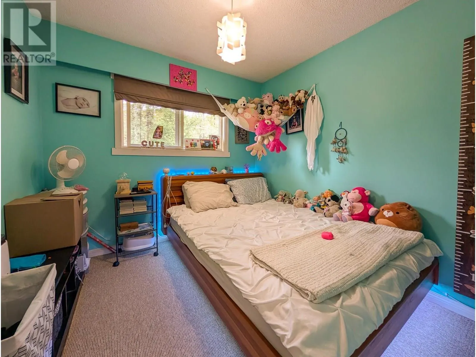 1033 NELSON CRESCENT