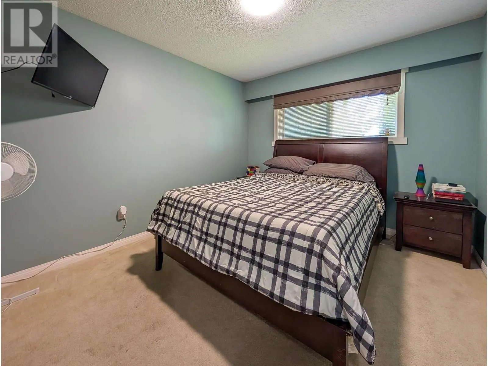 1033 NELSON CRESCENT
