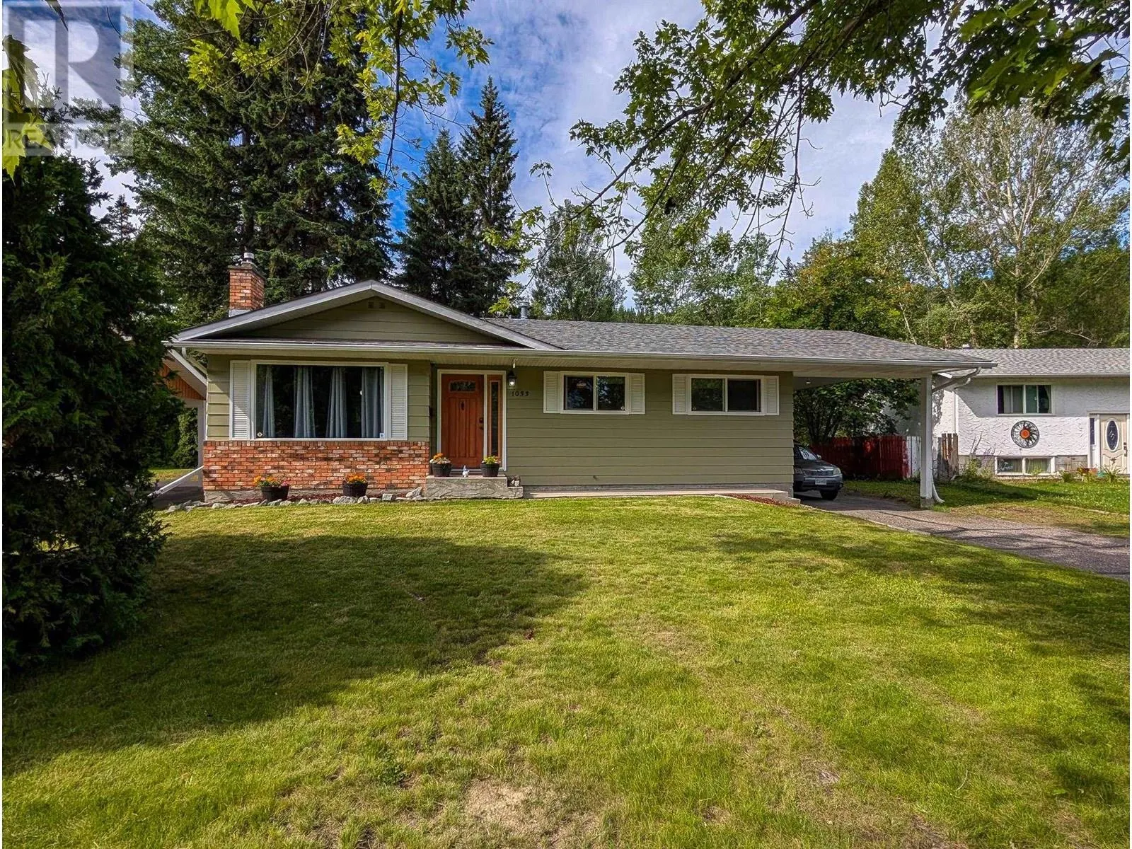 1033 NELSON CRESCENT
