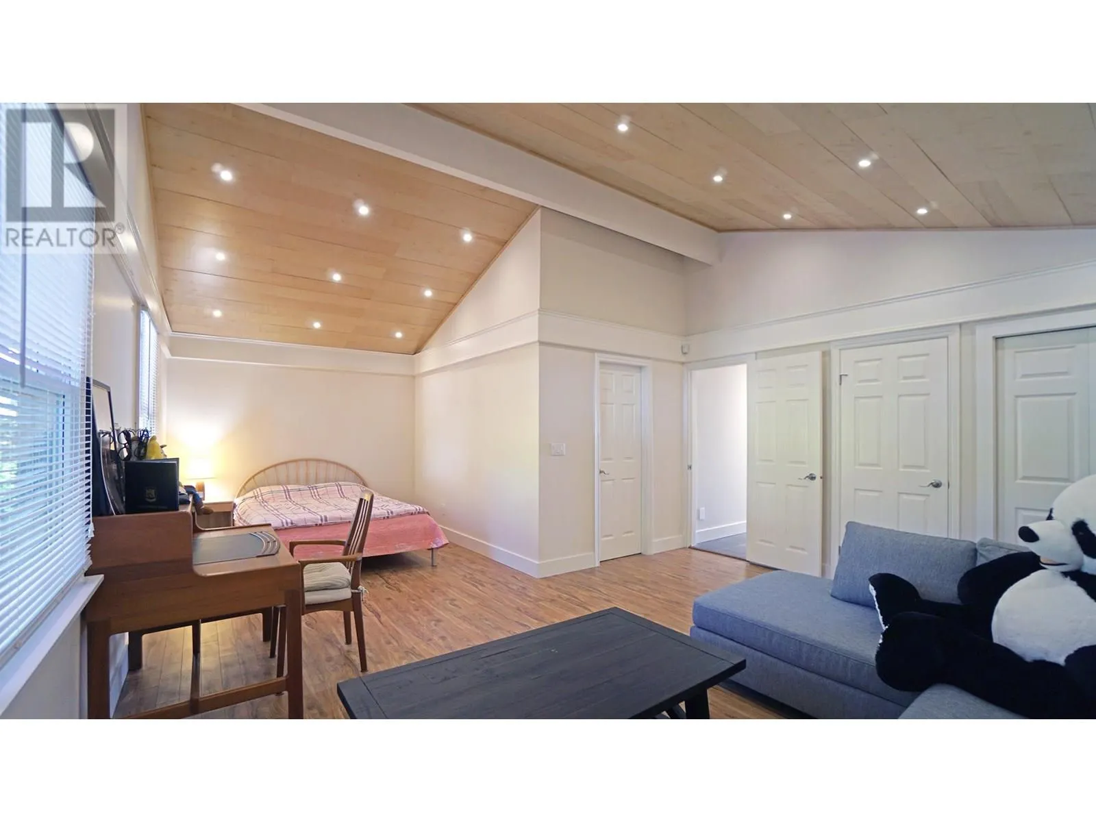 1015 PACIFIC DRIVE