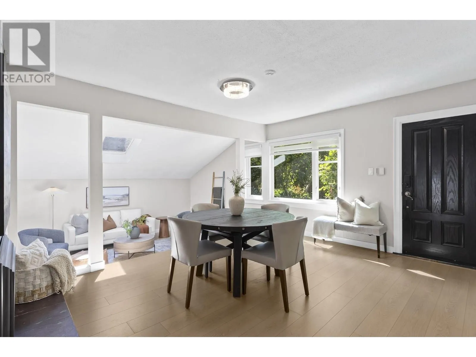 1232 W 21ST STREET