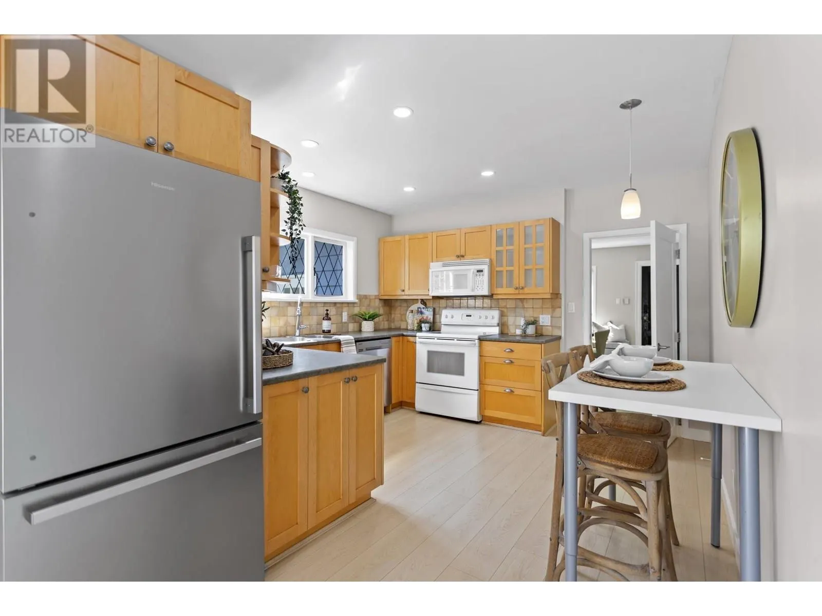 1232 W 21ST STREET