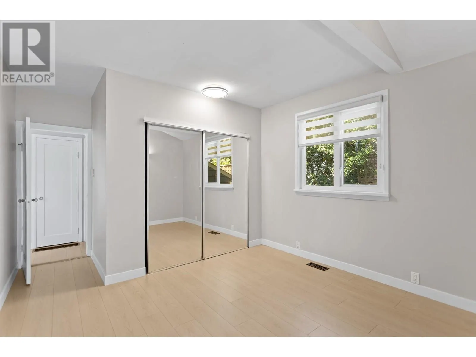1232 W 21ST STREET
