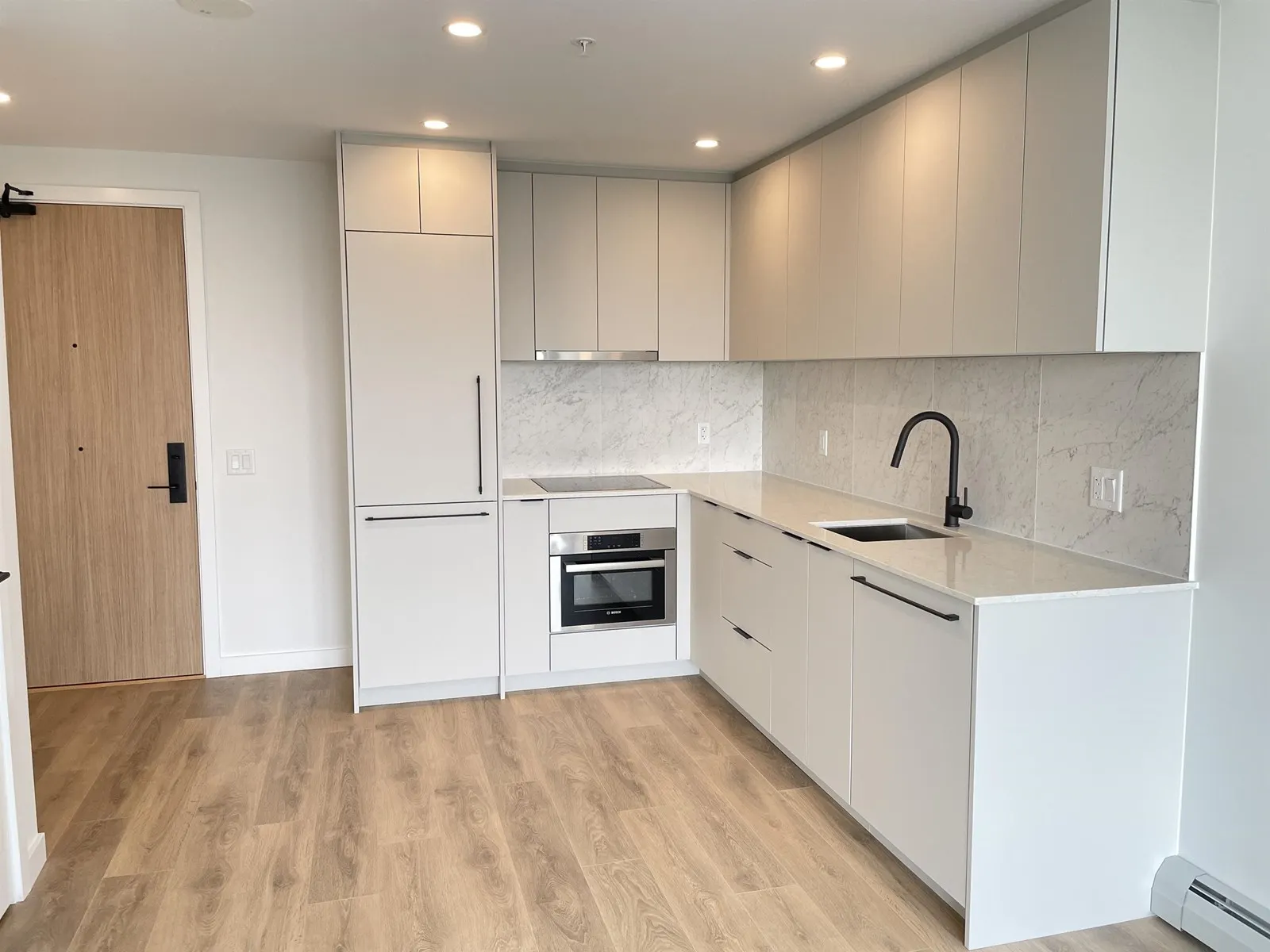 1704 13685 102 AVENUE
