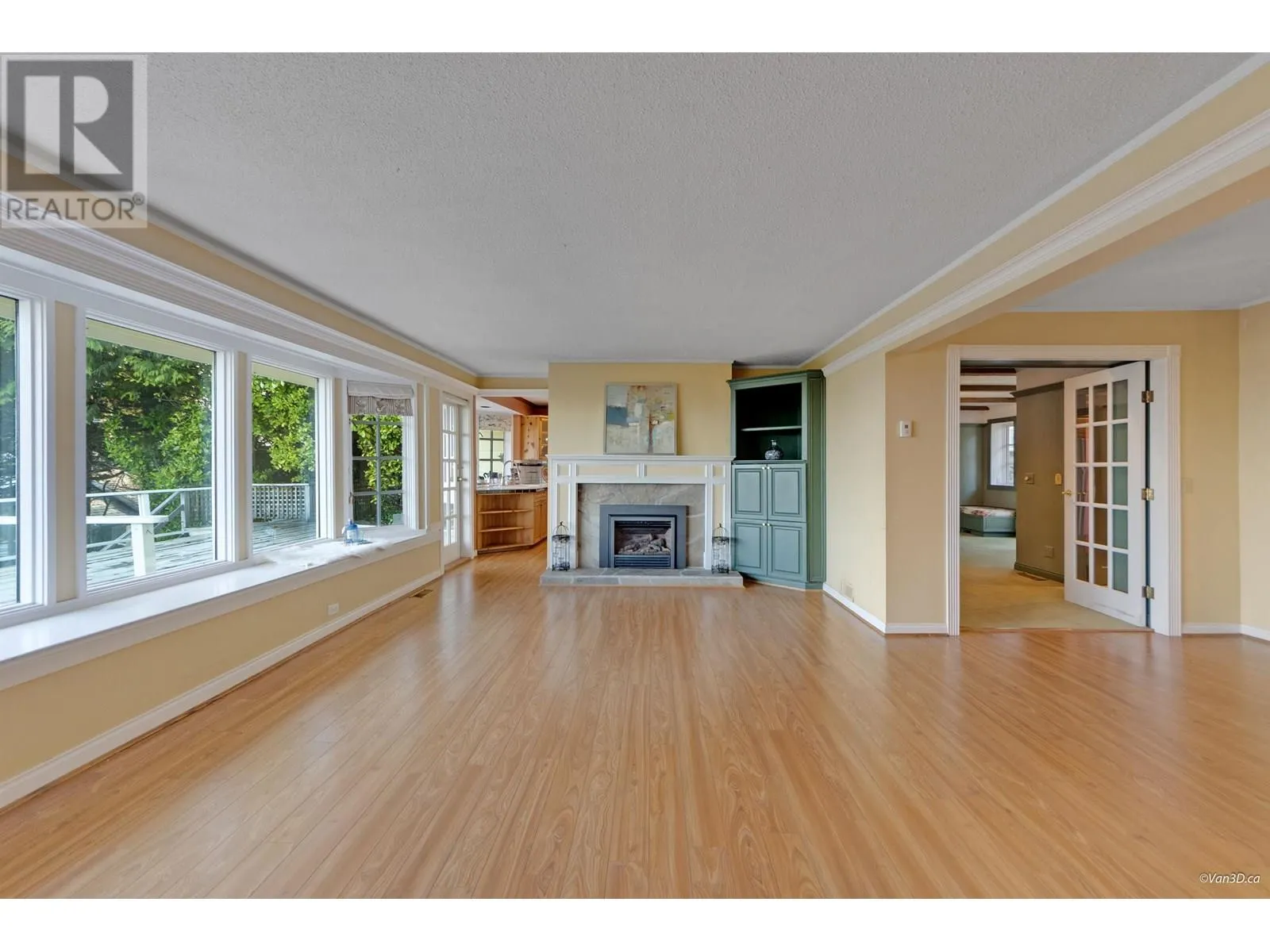 825 8TH STREET