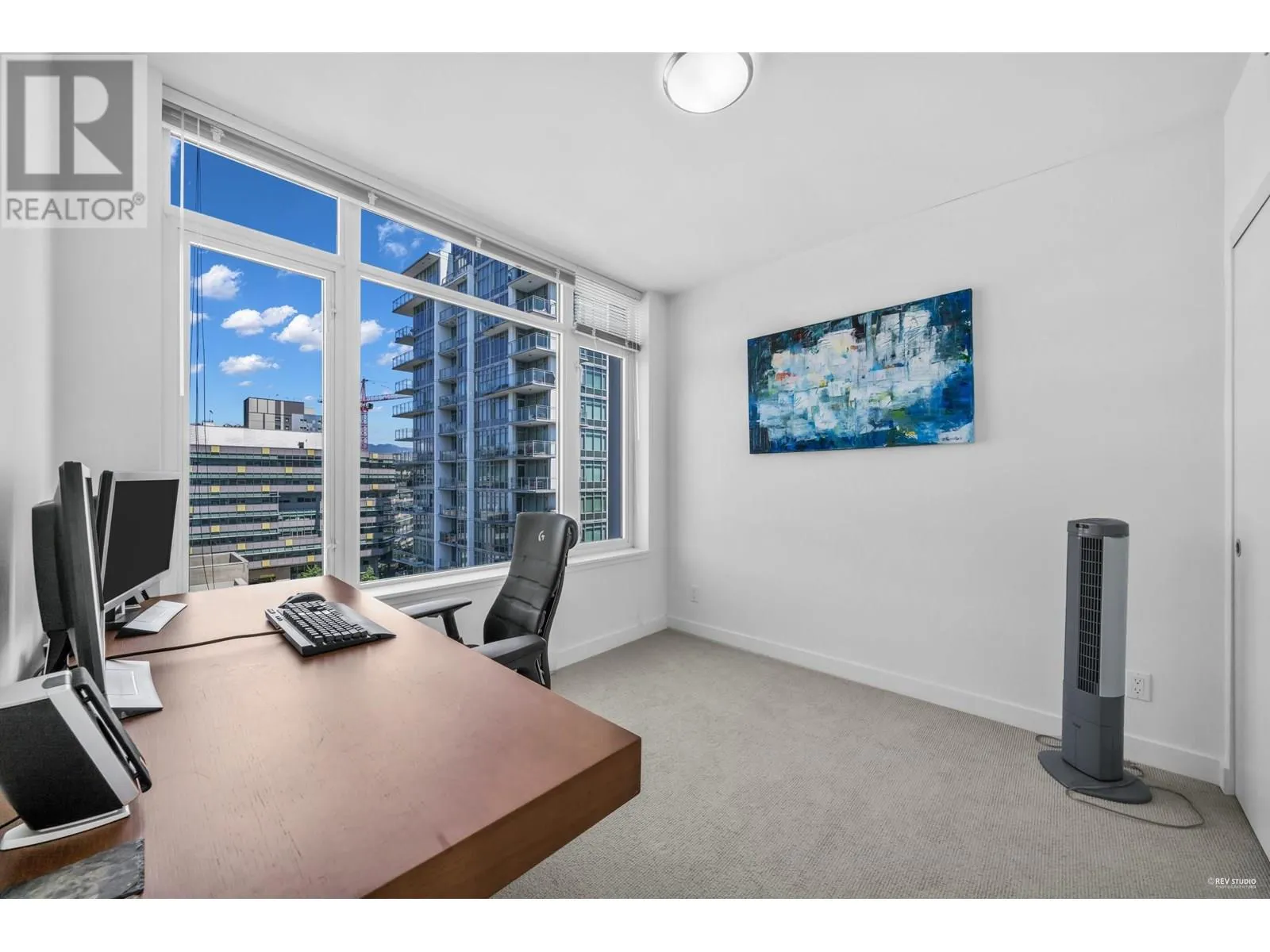 1203 200 NELSON'S CRESCENT