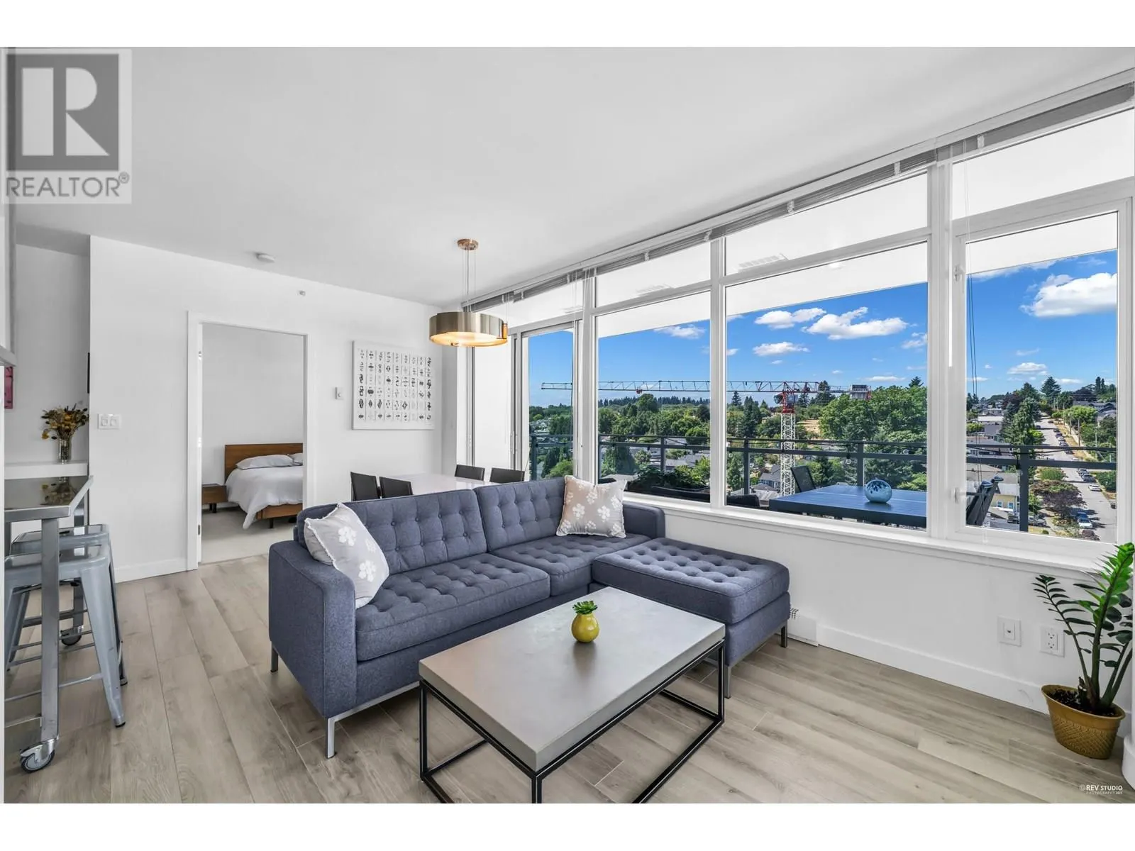 1203 200 NELSON'S CRESCENT