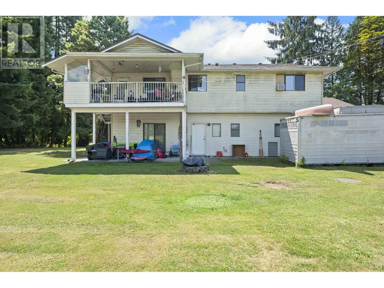 489 PRAIRIE AVENUE