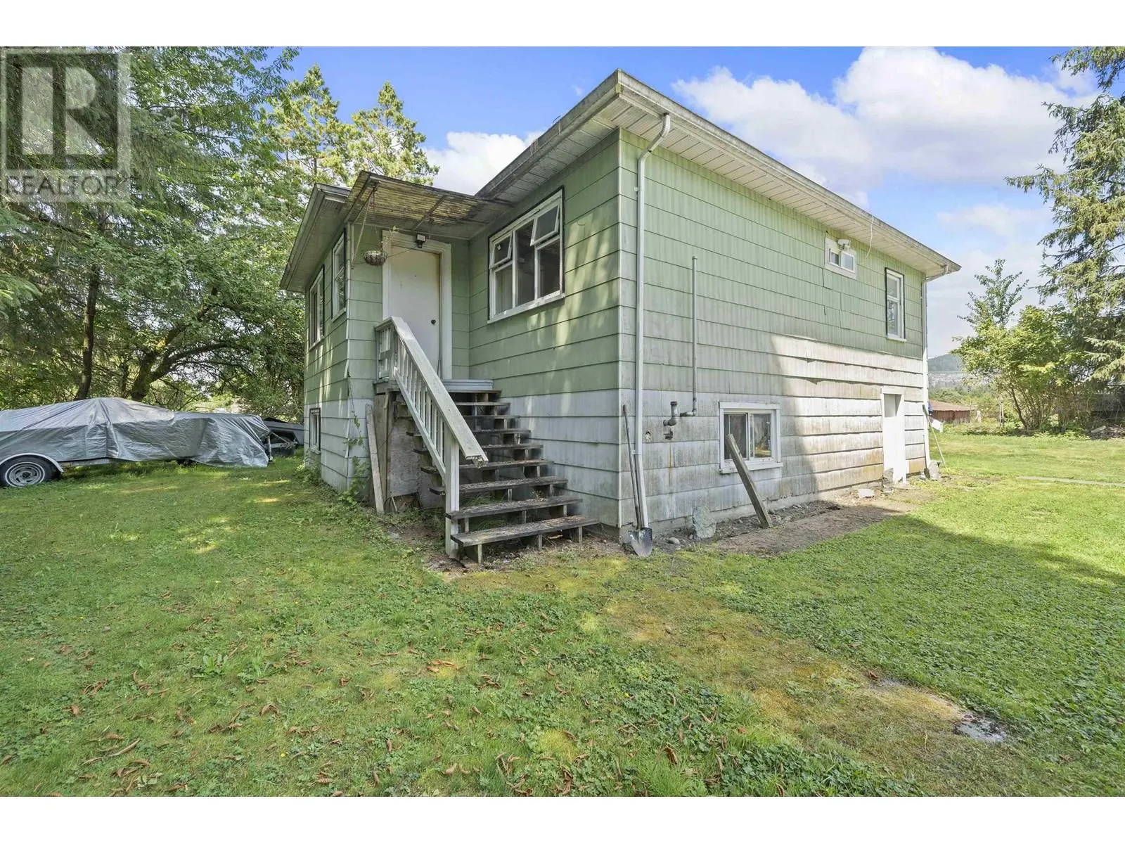 489 PRAIRIE AVENUE