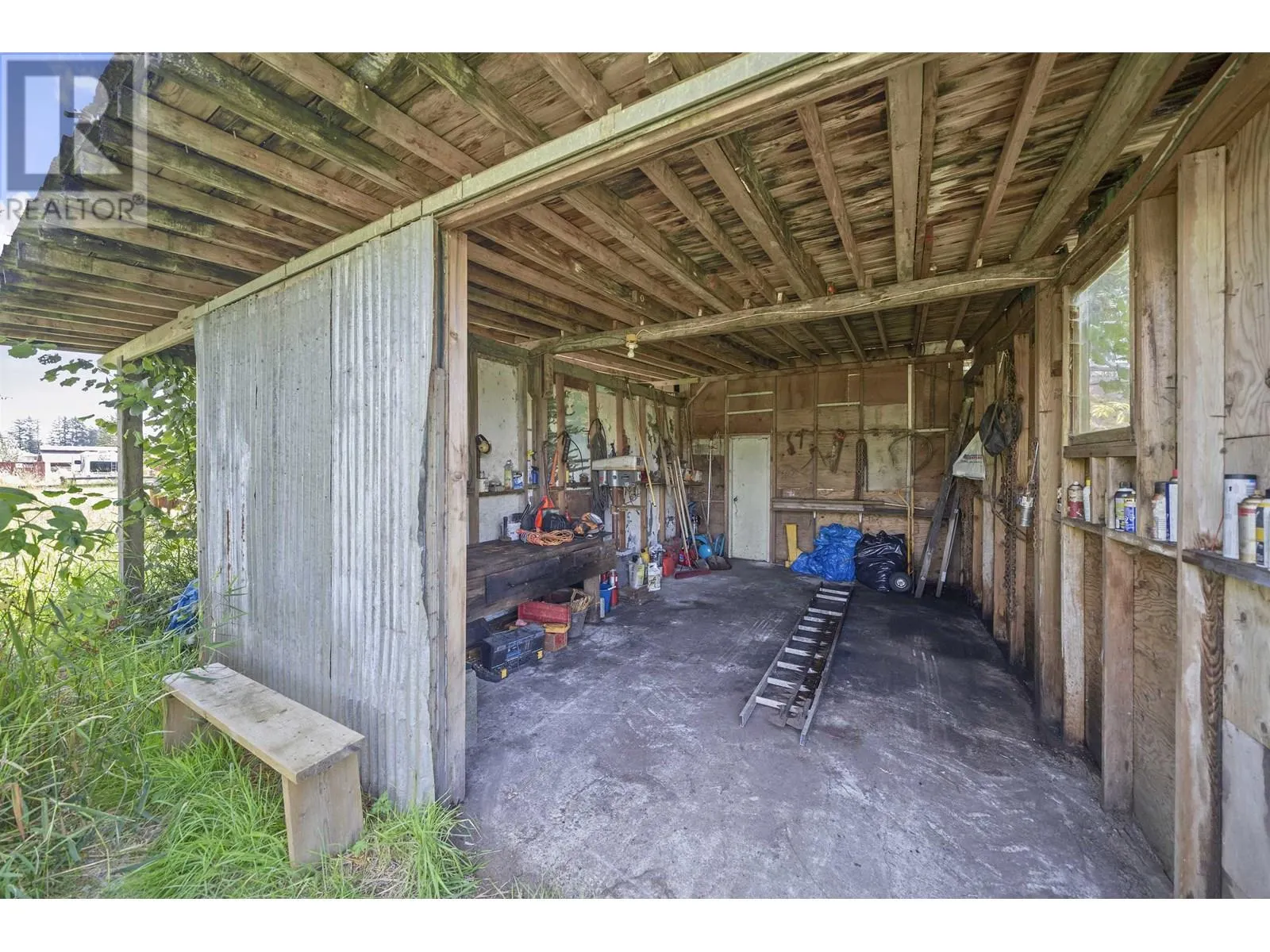 489 PRAIRIE AVENUE