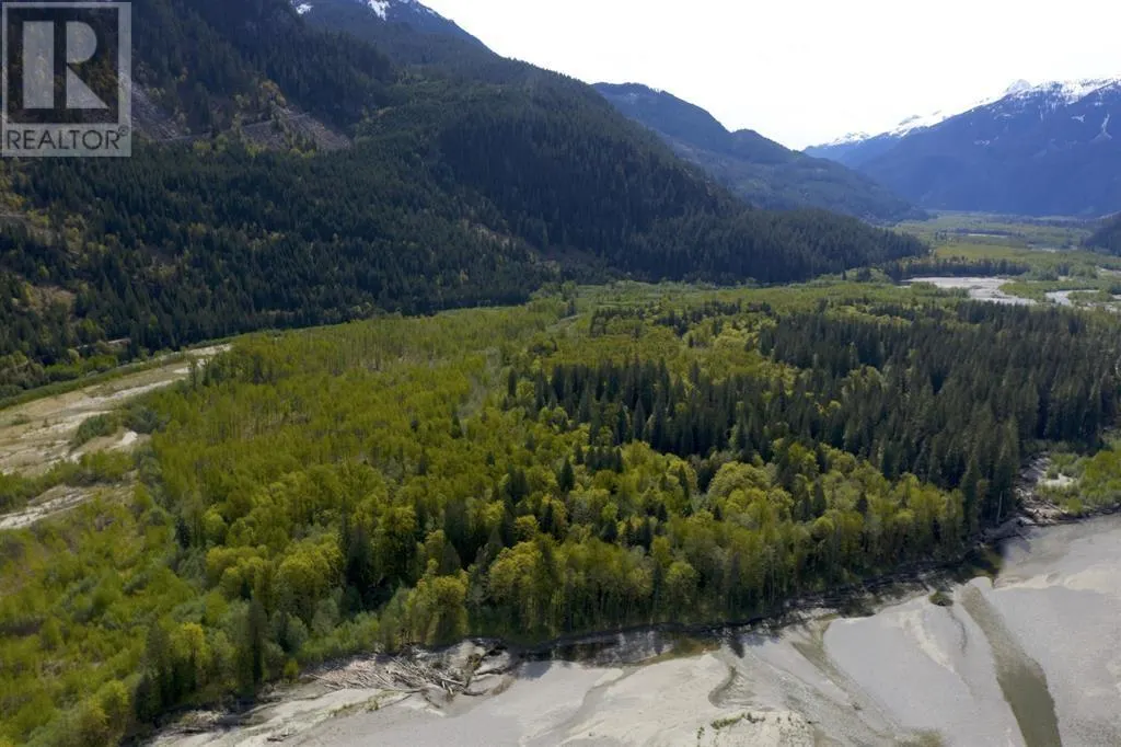 1184 SQUAMISH RIVER WAY