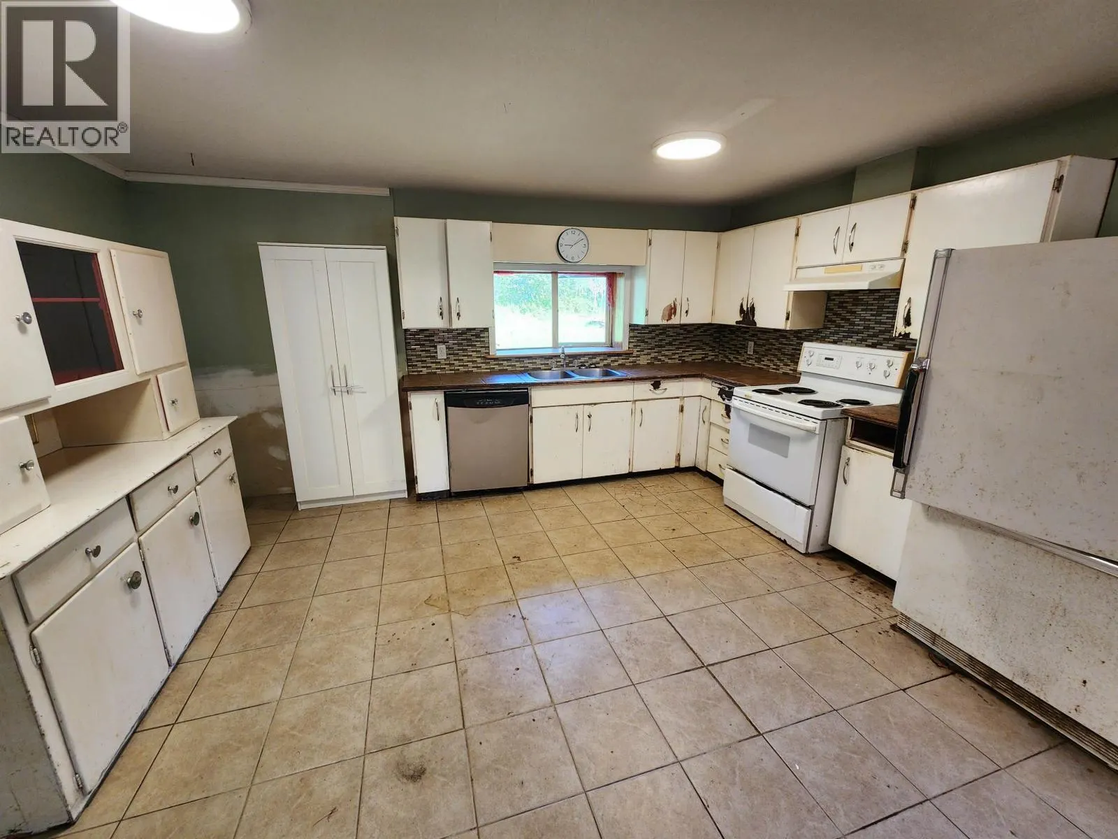 10177 N KELLY ROAD