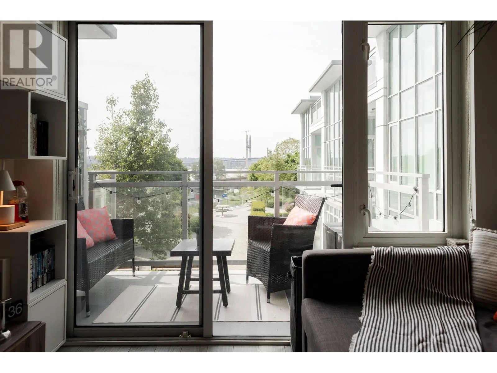 208 200 NELSON'S CRESCENT