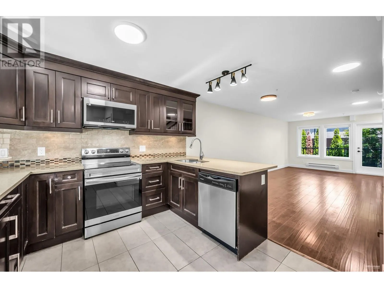 201 423 8TH STREET