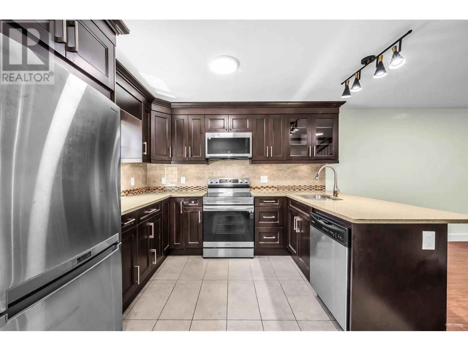 201 423 8TH STREET