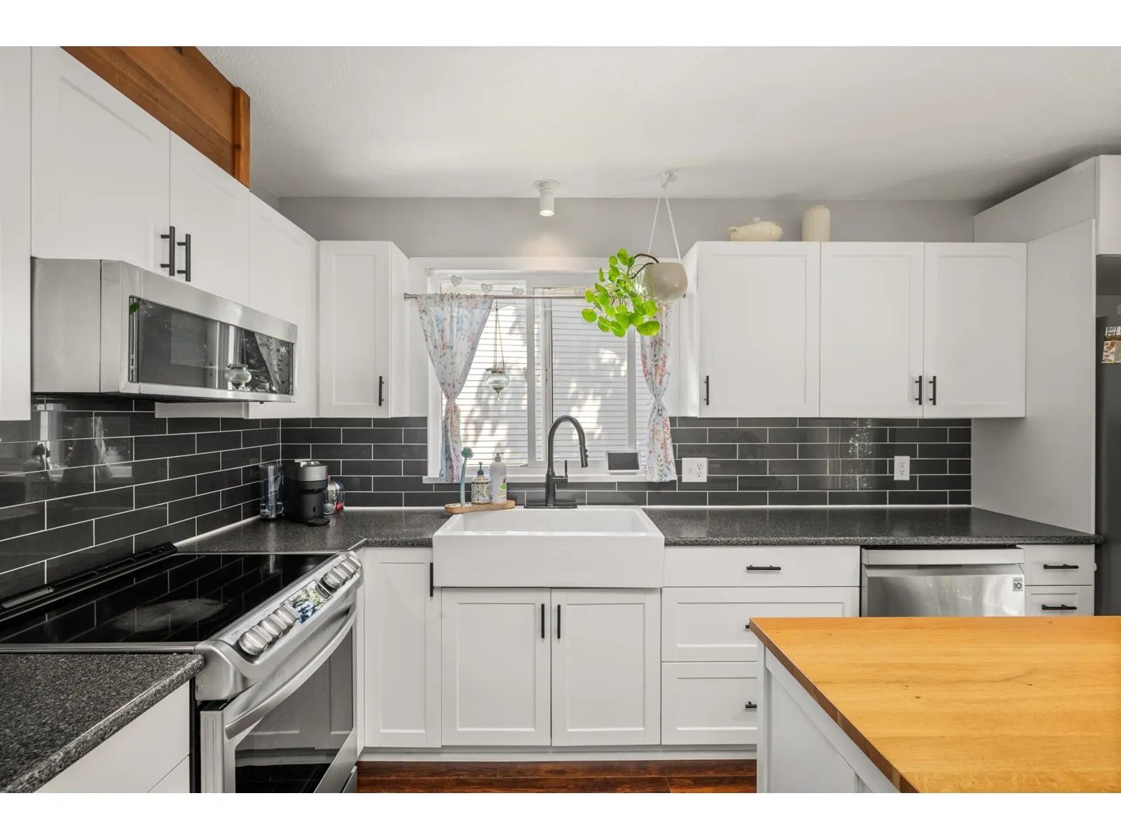 32450 GREBE CRESCENT