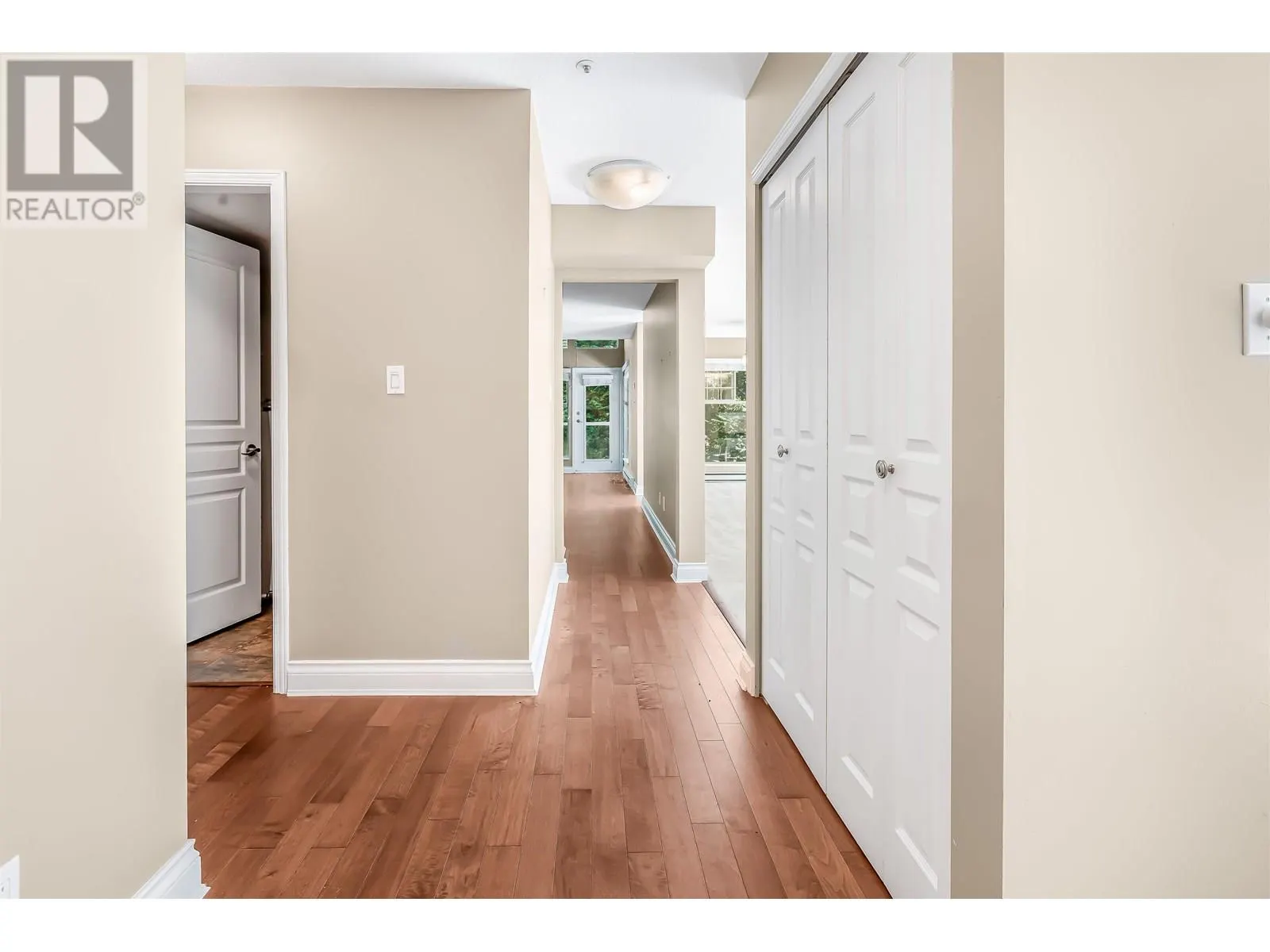 101 180 RAVINE DRIVE