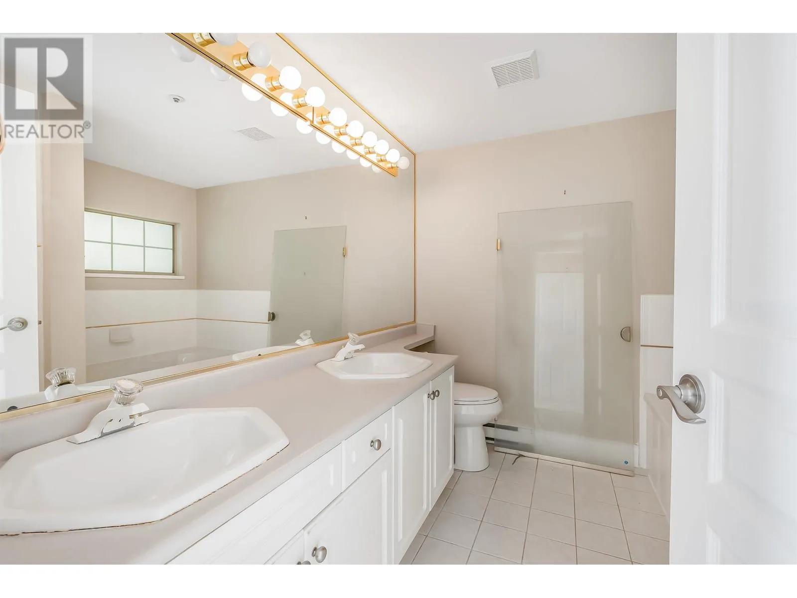 101 180 RAVINE DRIVE