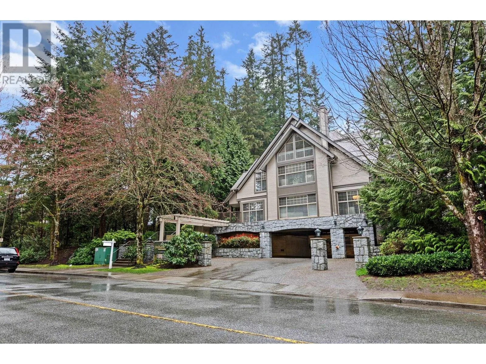 101 180 RAVINE DRIVE
