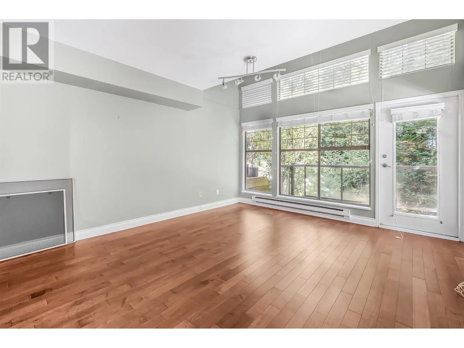 101 180 RAVINE DRIVE