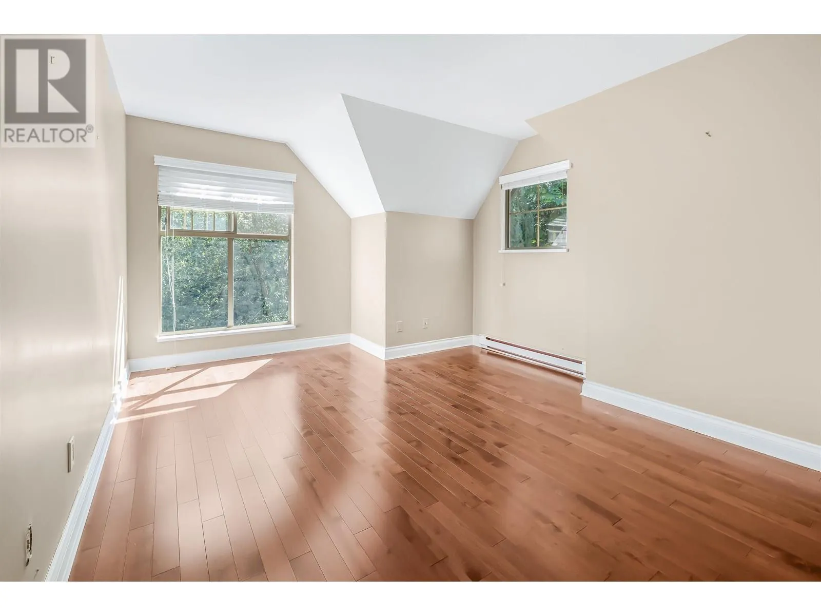 101 180 RAVINE DRIVE