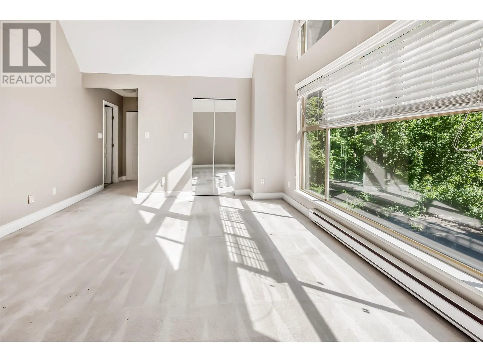 101 180 RAVINE DRIVE