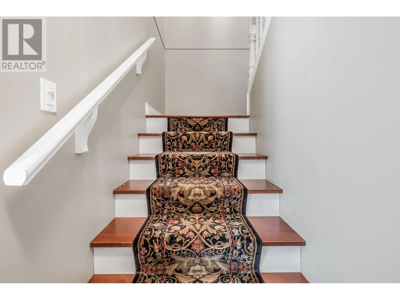 101 180 RAVINE DRIVE
