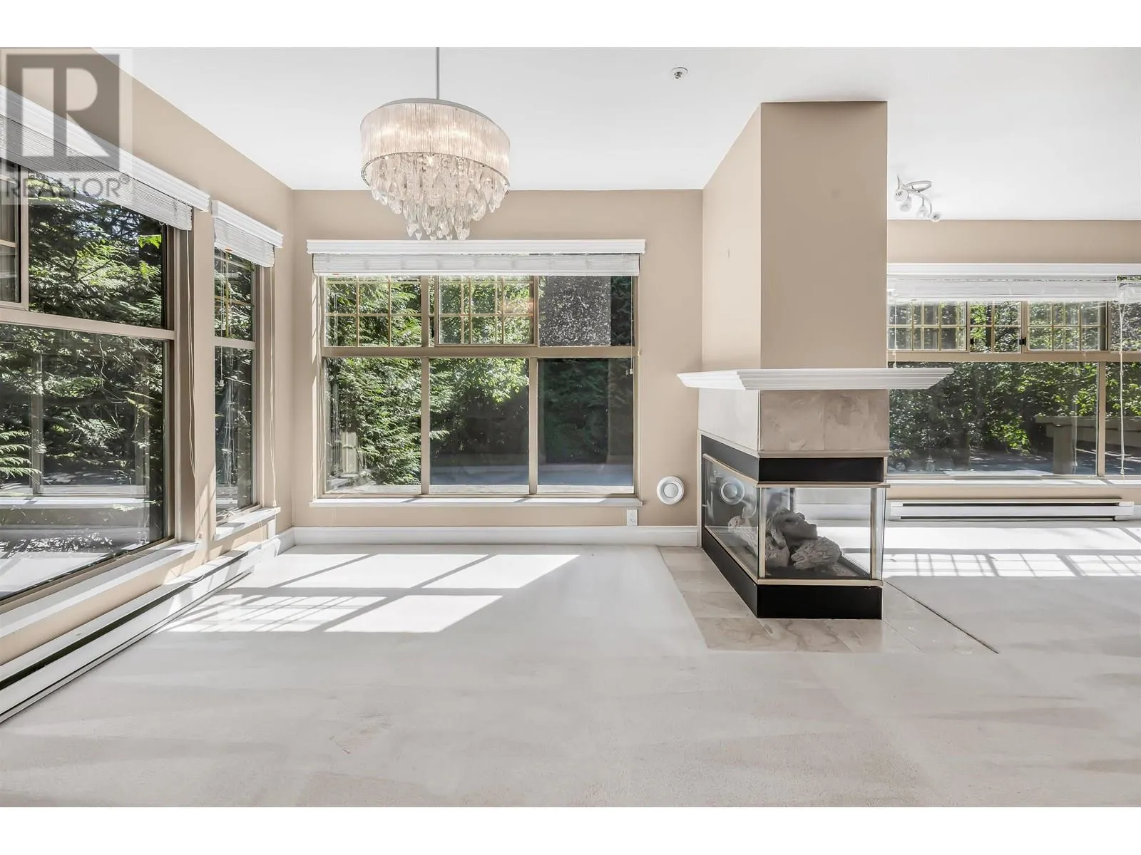101 180 RAVINE DRIVE