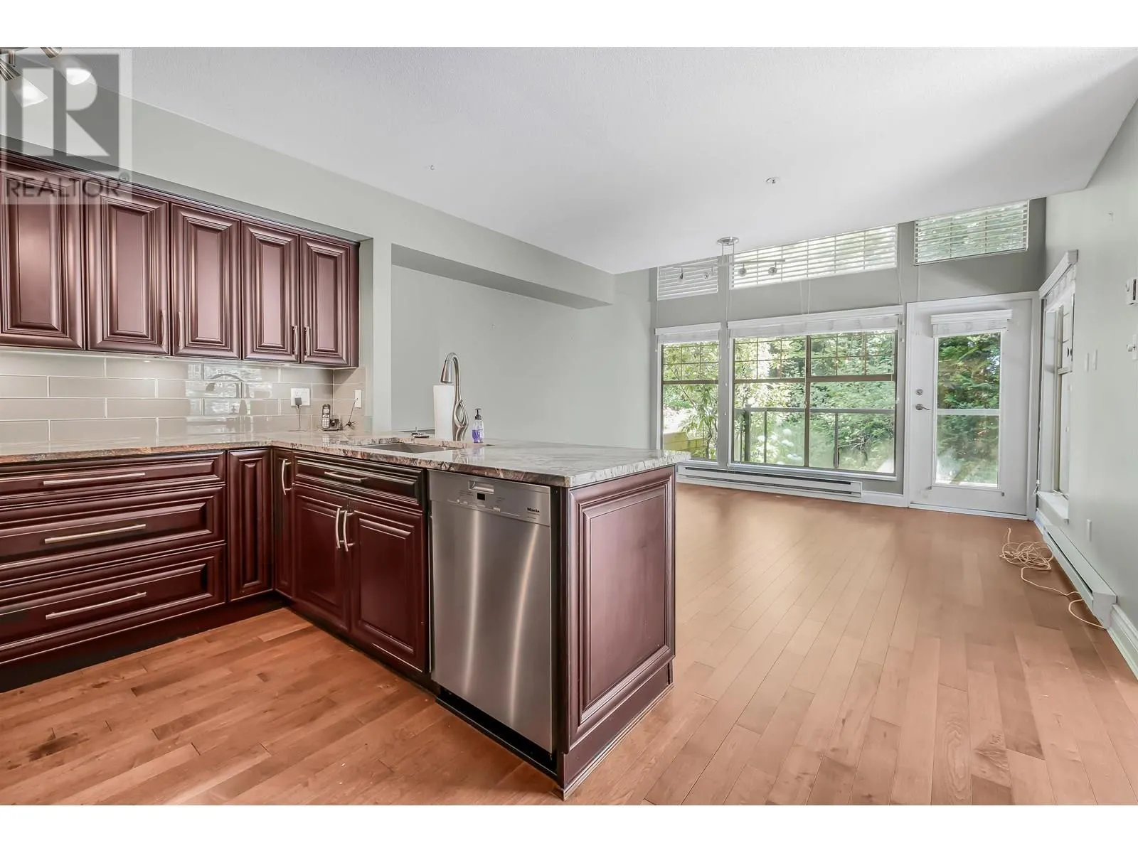 101 180 RAVINE DRIVE