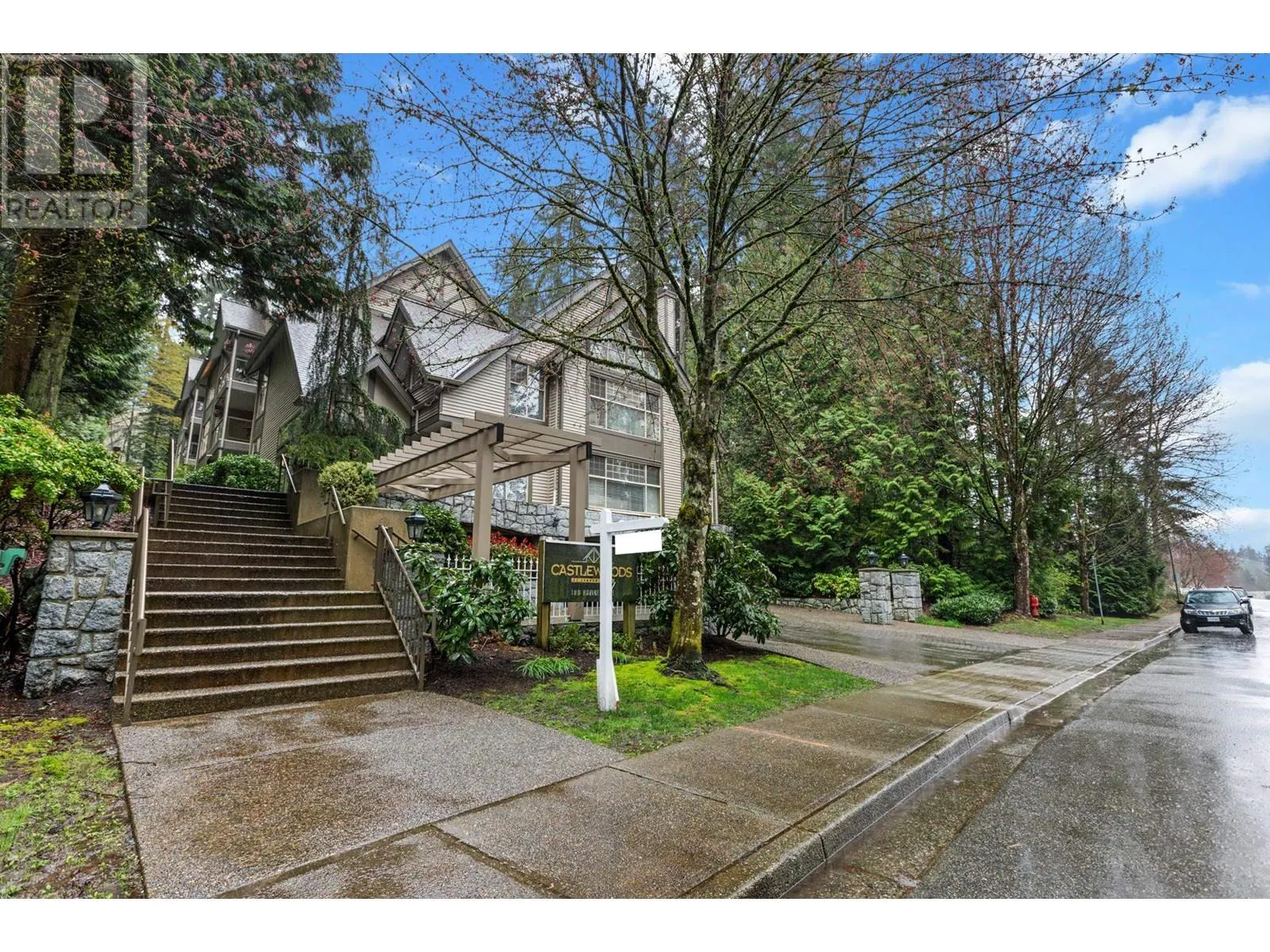 101 180 RAVINE DRIVE