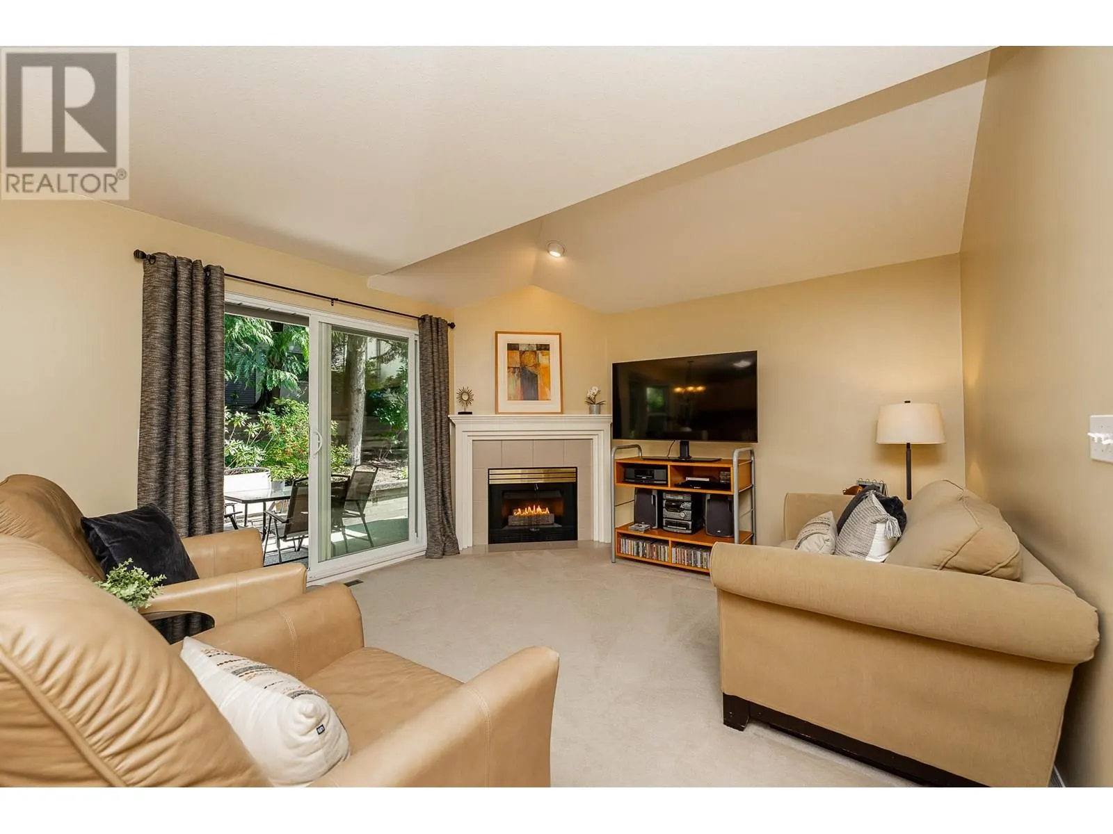 87 101 PARKSIDE DRIVE