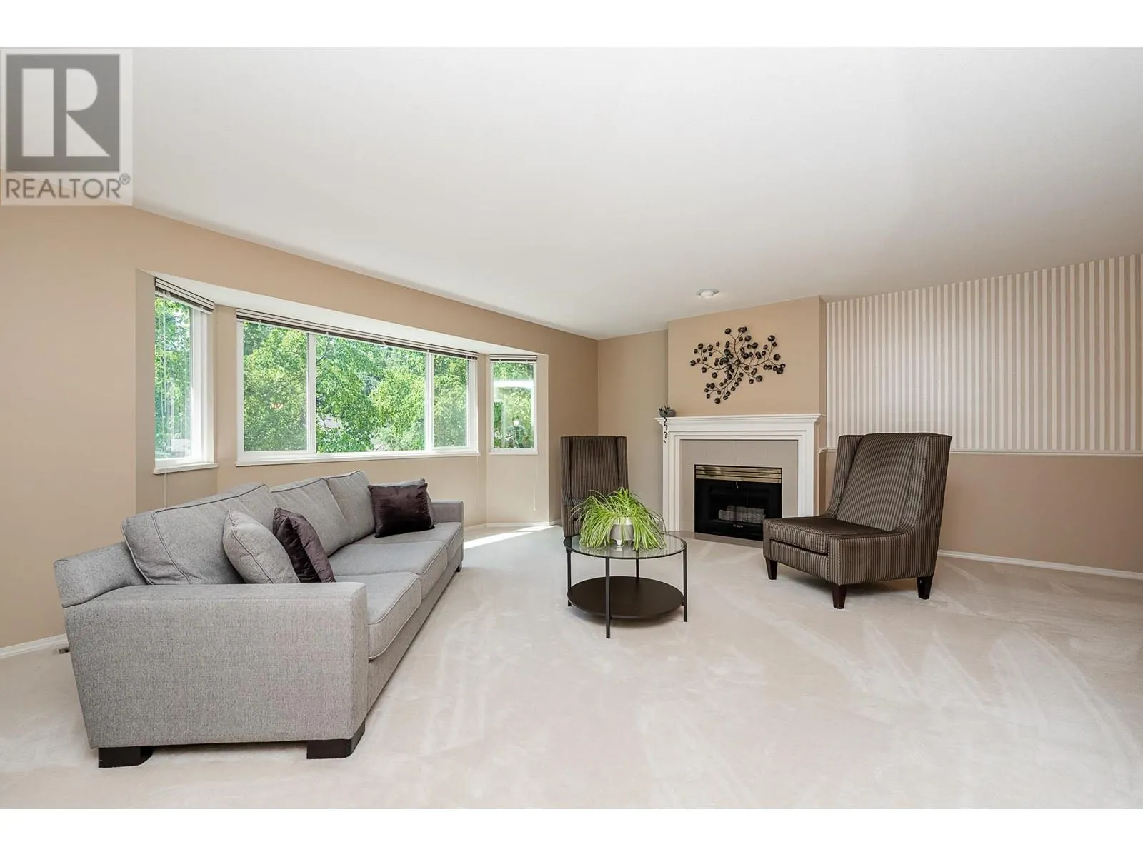87 101 PARKSIDE DRIVE