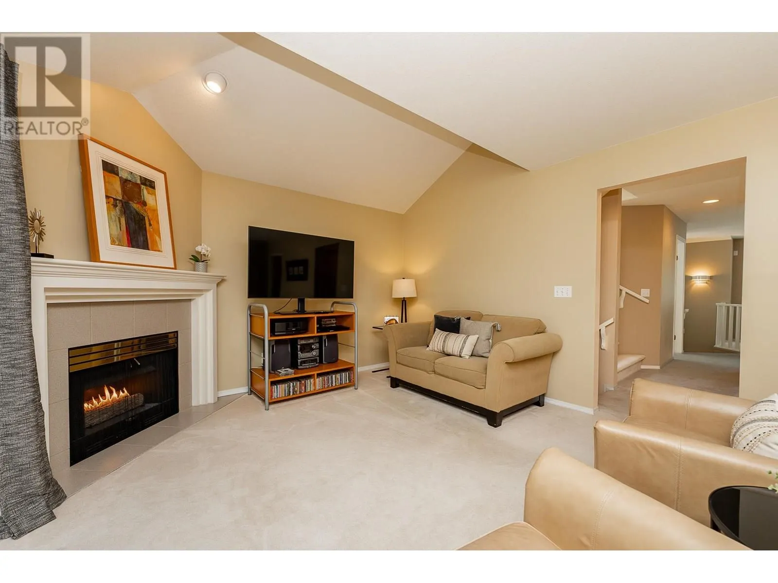 87 101 PARKSIDE DRIVE