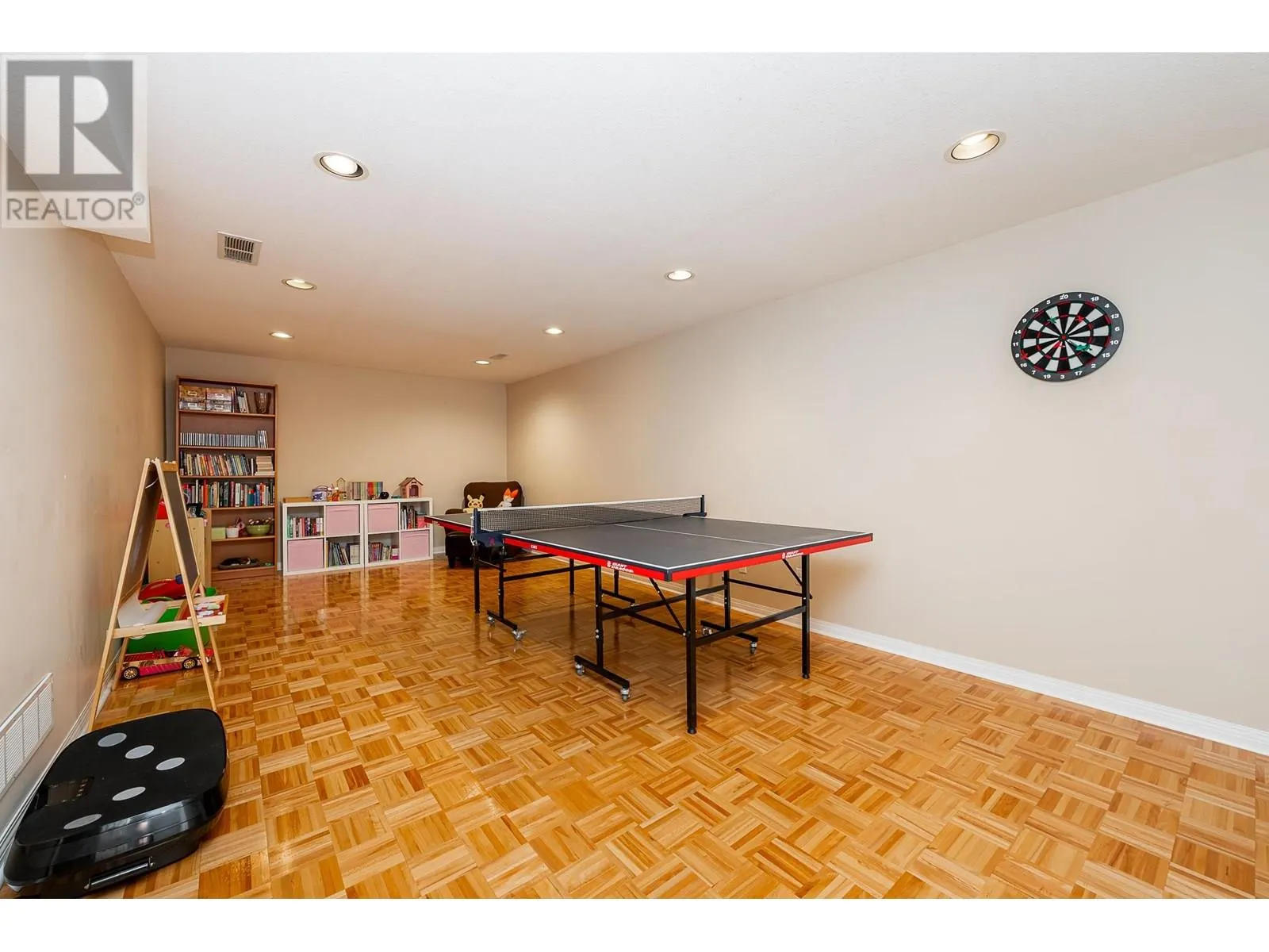 87 101 PARKSIDE DRIVE