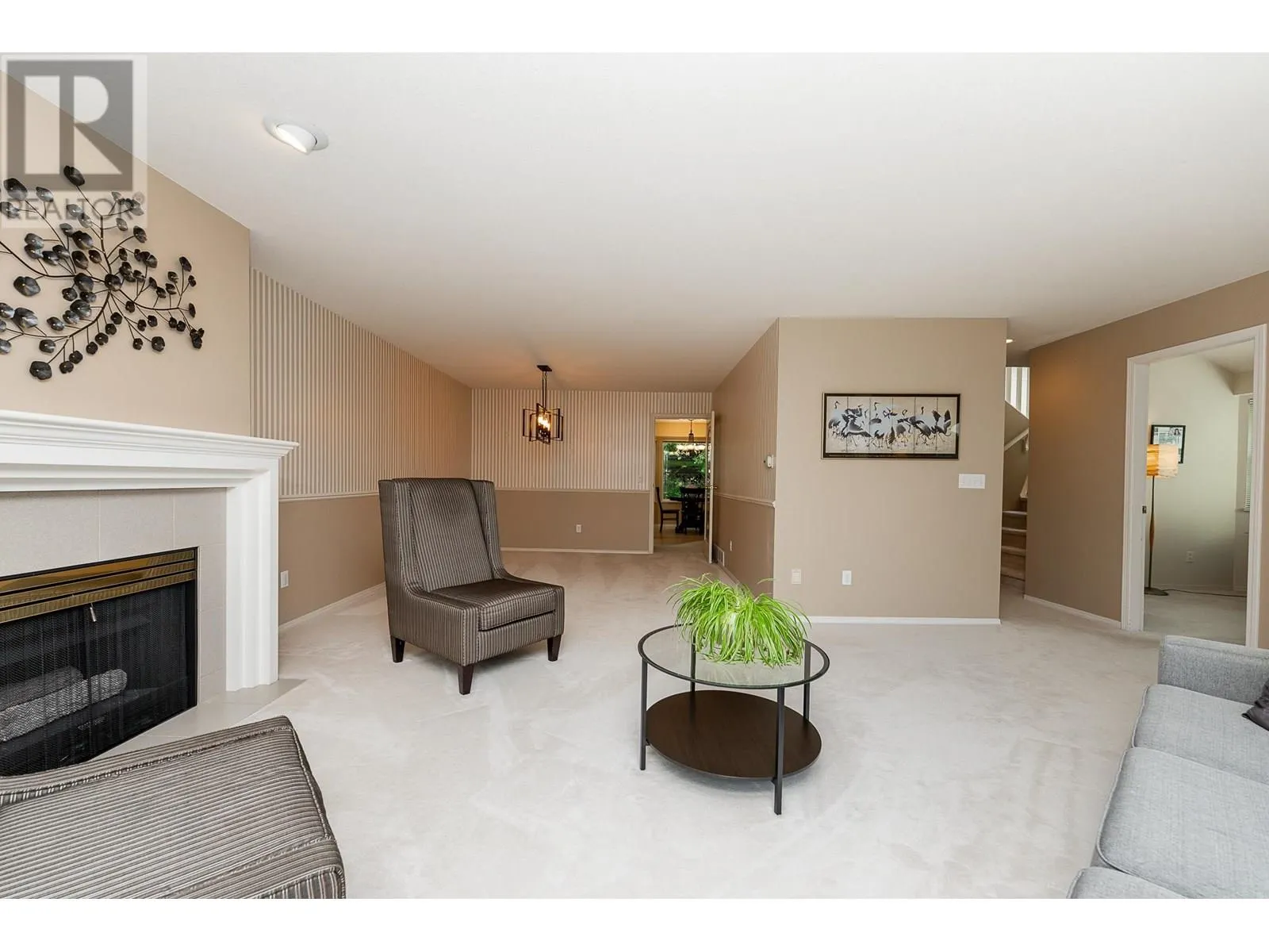 87 101 PARKSIDE DRIVE
