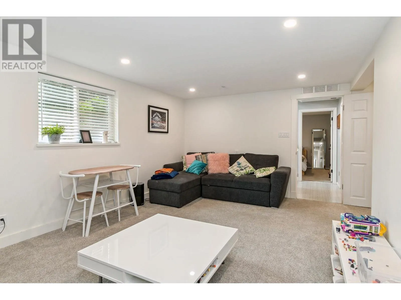 1850 SINCLAIR PLACE