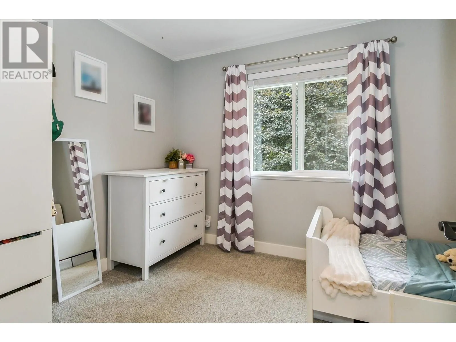 1850 SINCLAIR PLACE